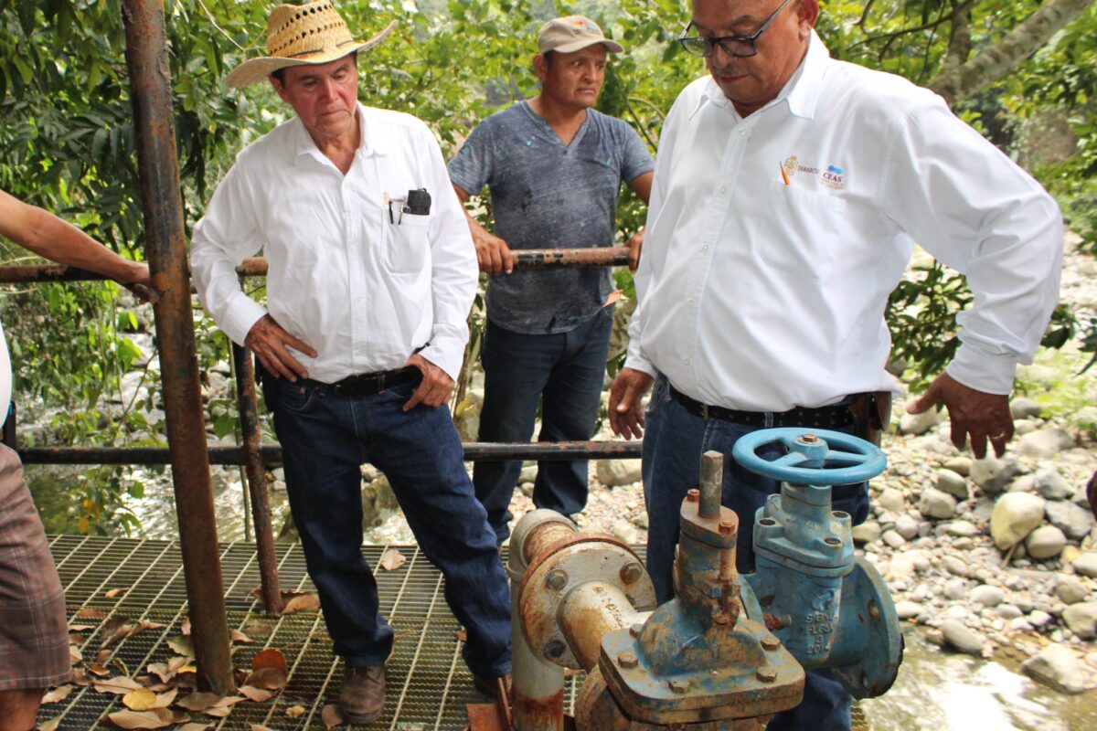 Acuerdan CEAS y ciudadanía trabajos en la captación del poblado Vicente Guerrero, de Teapa