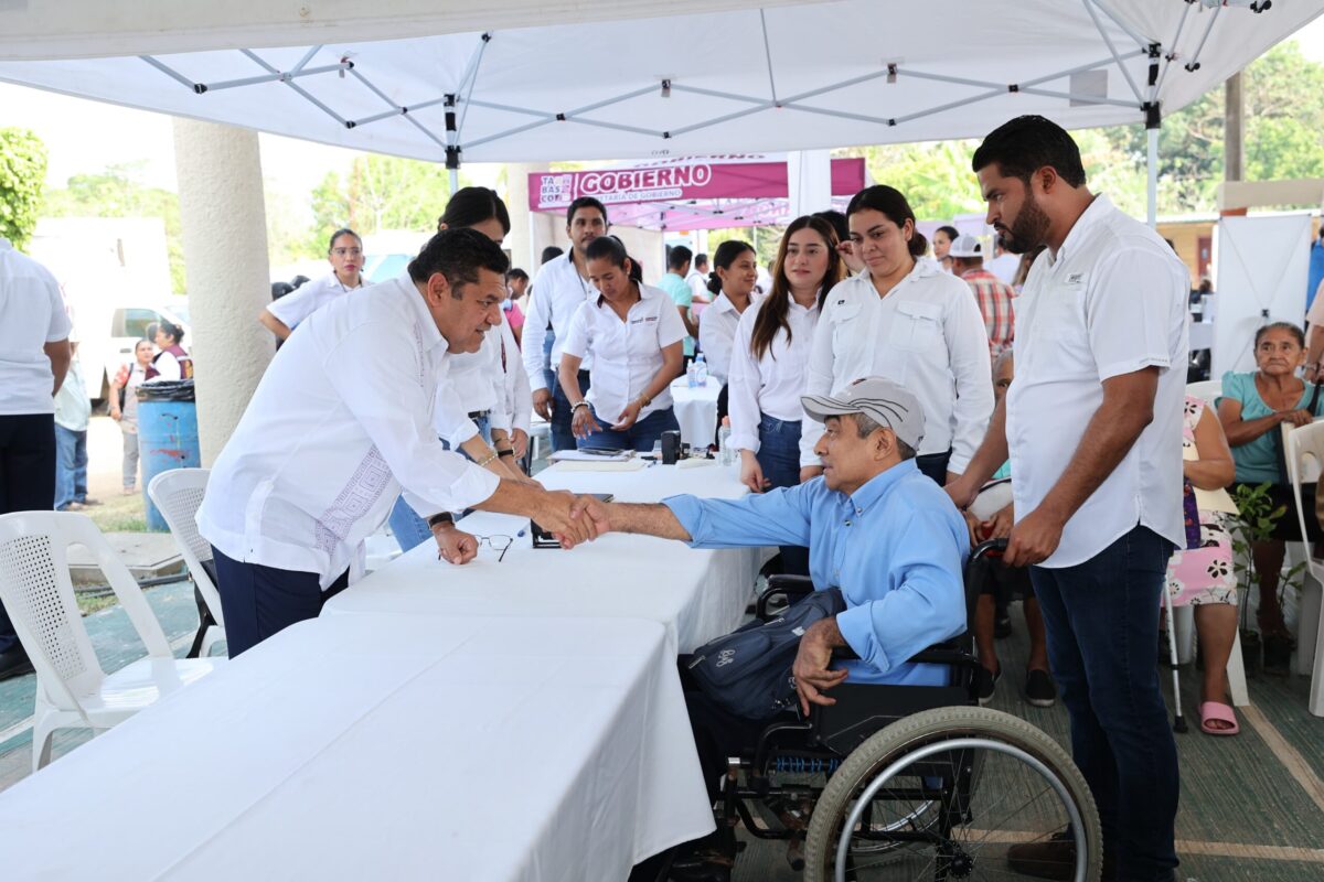 Lleva Gobierno del Pueblo bienestar a los habitantes de Alcalde Mayor en Macuspana, con las Jornadas de Atención