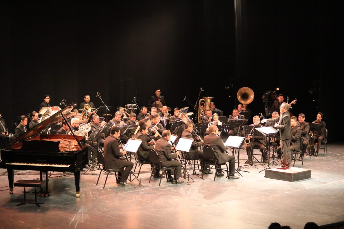 Debuta Banda Sinfónica del Gobierno del Estado en el Teatro Esperanza Iris