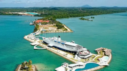 Compró el barco de pasajeros más antiguo del mundo y gastó US$ 18 millones transformándolo en un hotel