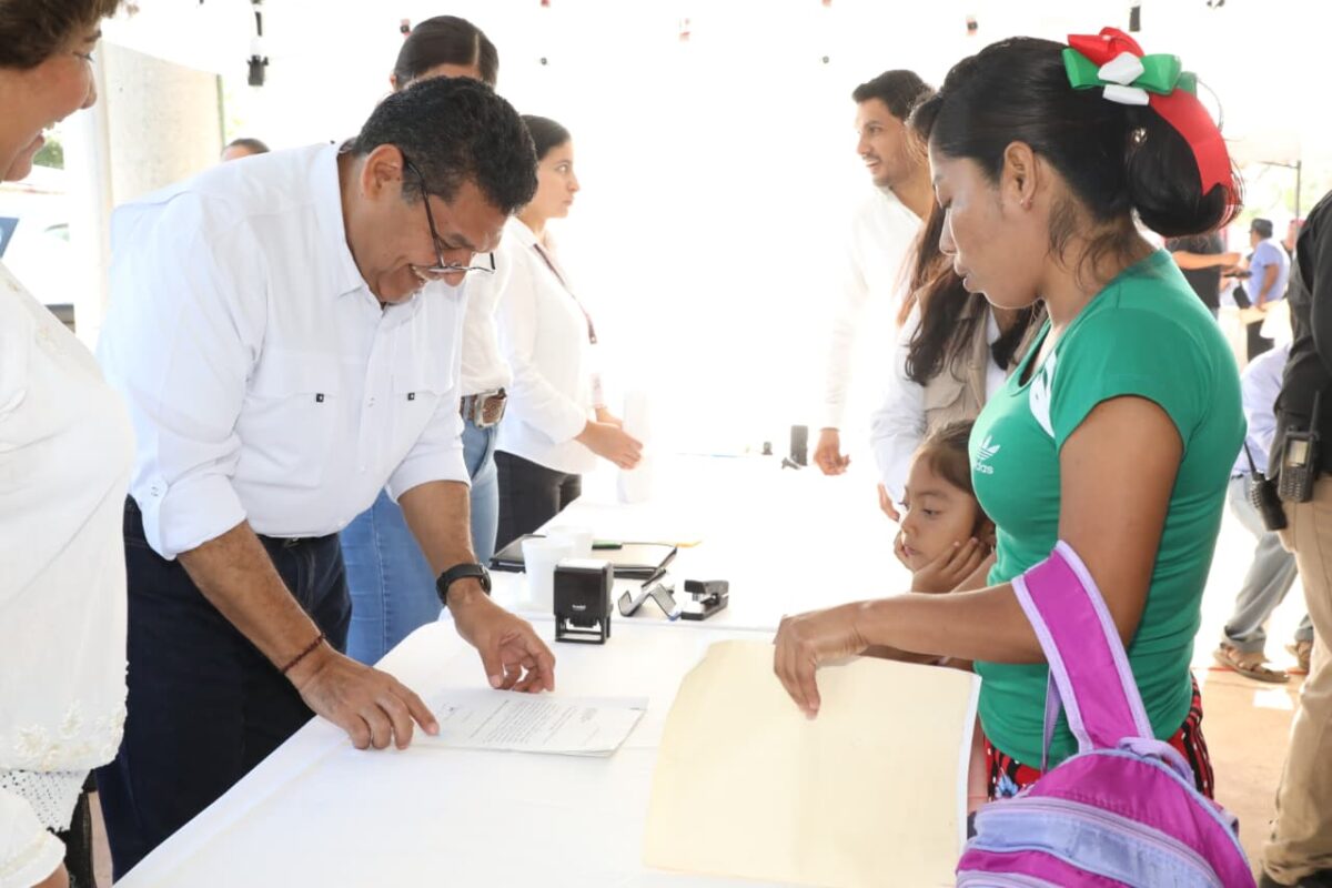 Javier May, recibido con cálido apoyo en Jonuta