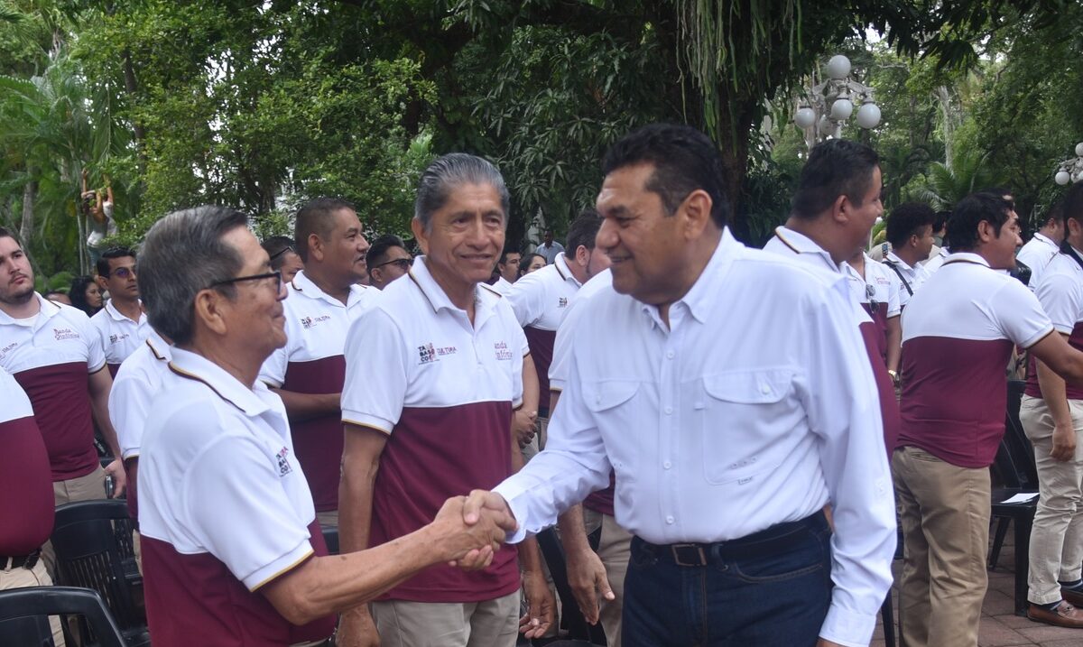 Histórica entrega de instrumentos musicales a la Banda Sinfónica del Estado