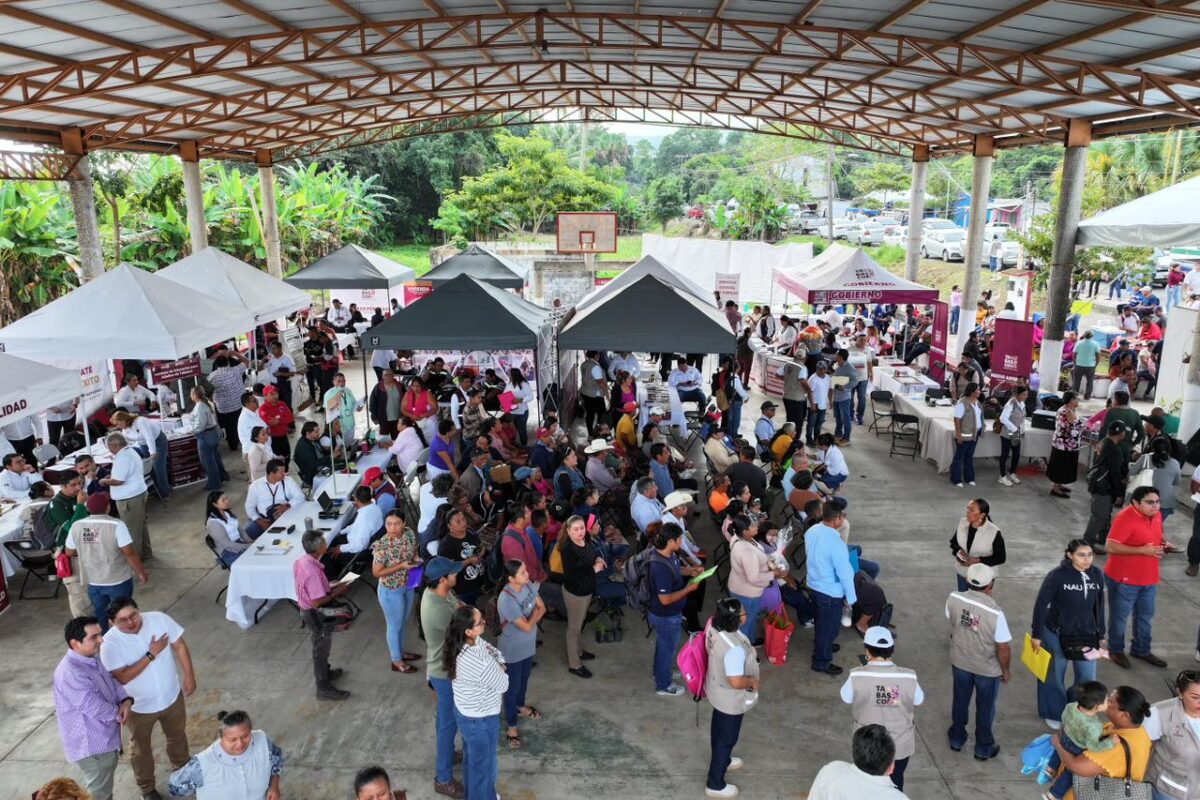 Javier May encabeza Jornada de Atención en Tenosique