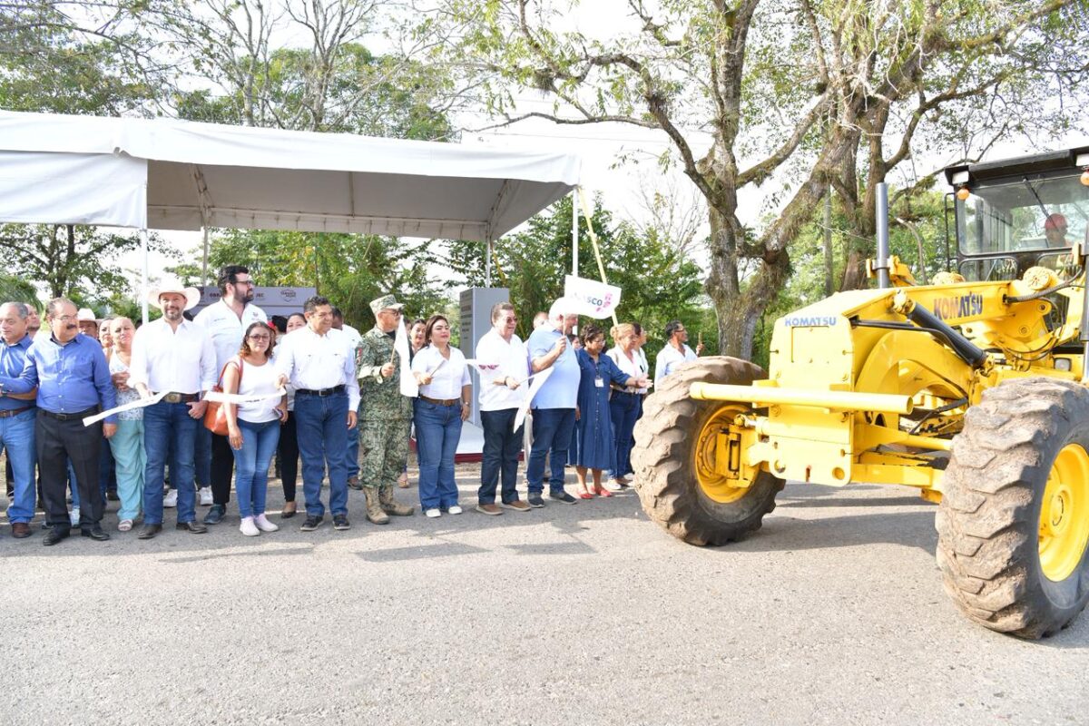 Rehabilitación de caminos devuelve conectividad a comunidades de Tenosique