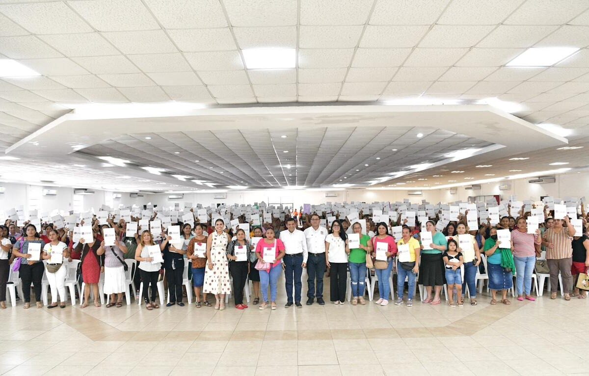 Respaldo histórico: 1,200 emprendedoras de Centla reciben apoyo directo del Gobierno del Pueblo