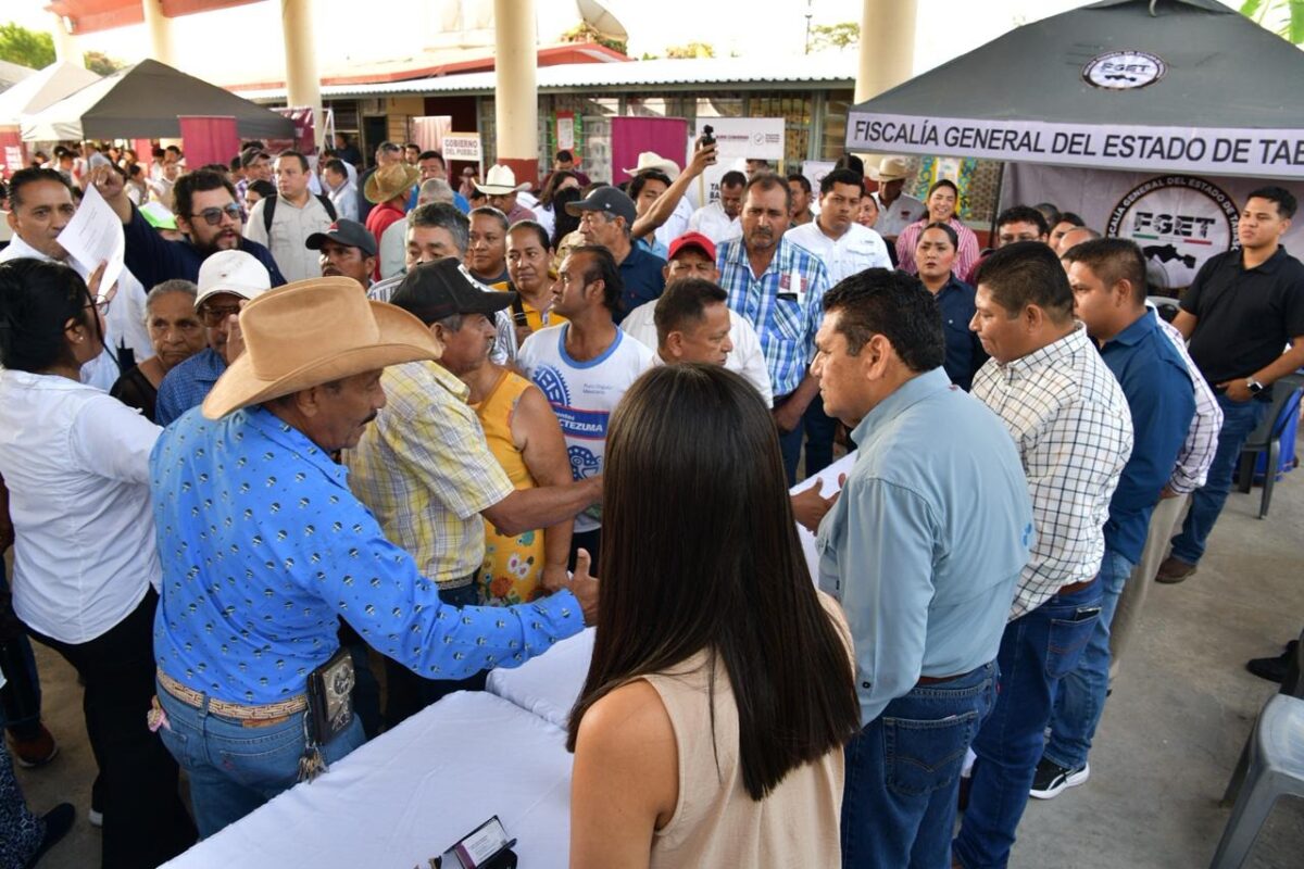 Vecinos de San Lorenzo celebran resultados de la Jornada de Atención con Javier May