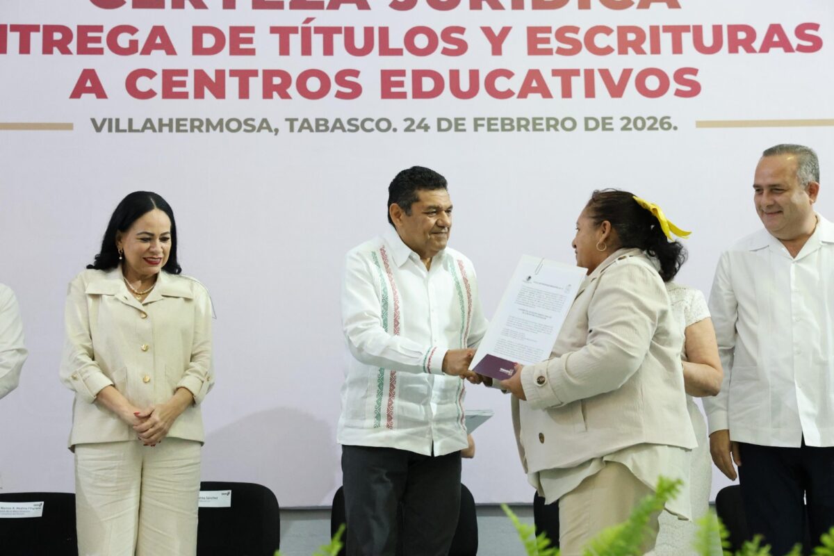 Escuelas con dueño: Gobierno del Pueblo garantiza certeza jurídica a cientos de planteles