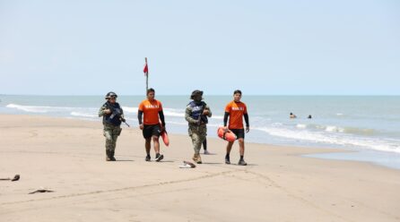 Garantizan tranquilidad en playas: Familias disfrutan el descanso de Semana Santa