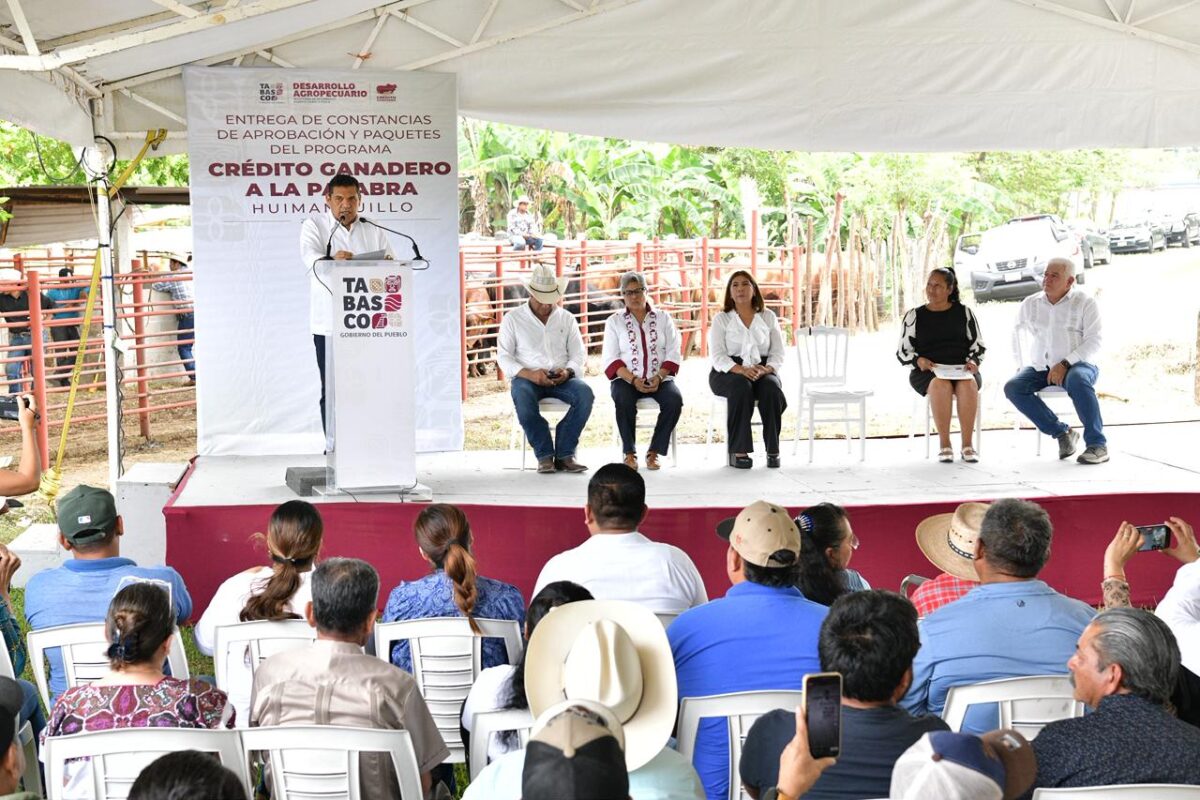 Impulsan soberanía alimentaria con 100 paquetes ganaderos para Huimanguillo