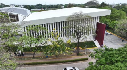 “Retumba el nuevo Palacio de los Deportes”: 500 atletas de alto rendimiento reciben becas