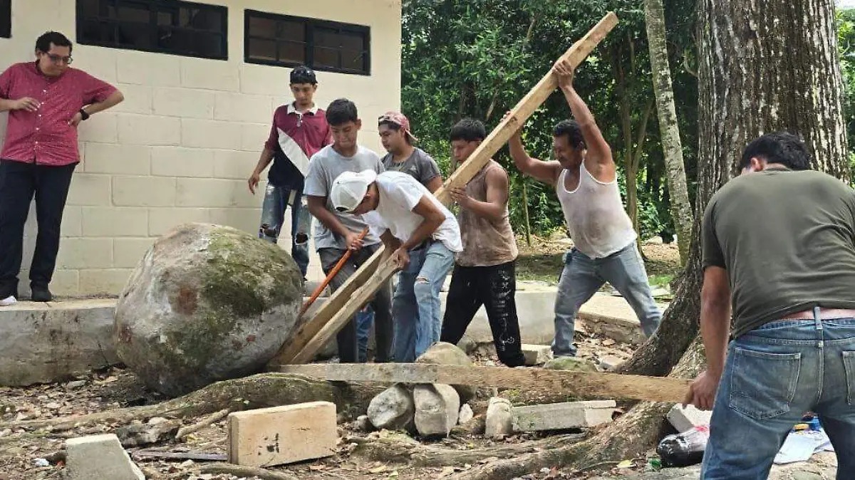 Hallazgo de petroglifo fortalece patrimonio arqueológico de Teapa